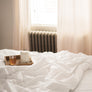 Lit ouvert avec couette moelleuse