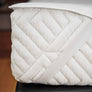 Couvre matelas rembourré pour un protection et confort accru par Otelia Maison