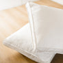 Oreiller en fibre soufflée de microgel par Otelia Maison